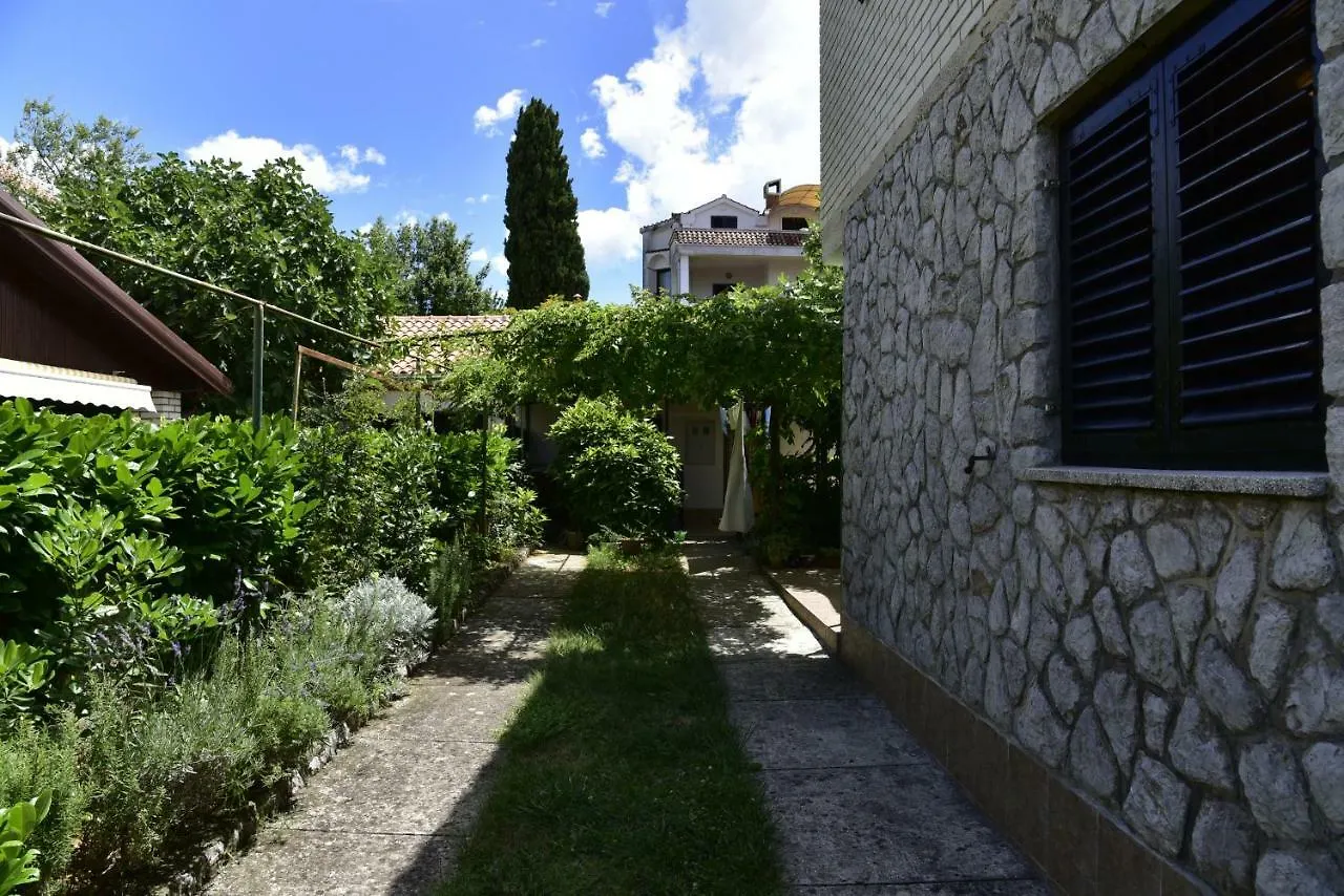 Apartment Palm Tree Malinska 0*,  Croatia