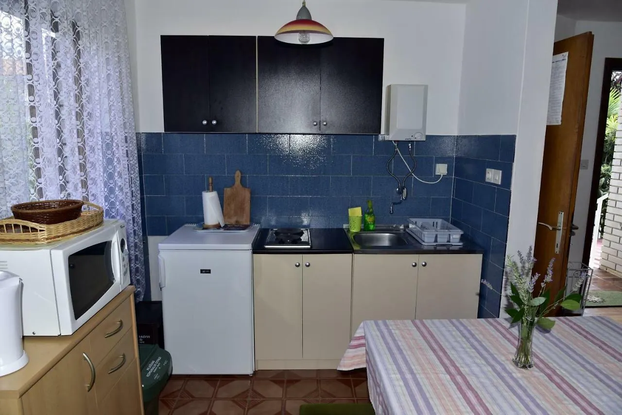 Apartment Palm Tree Malinska